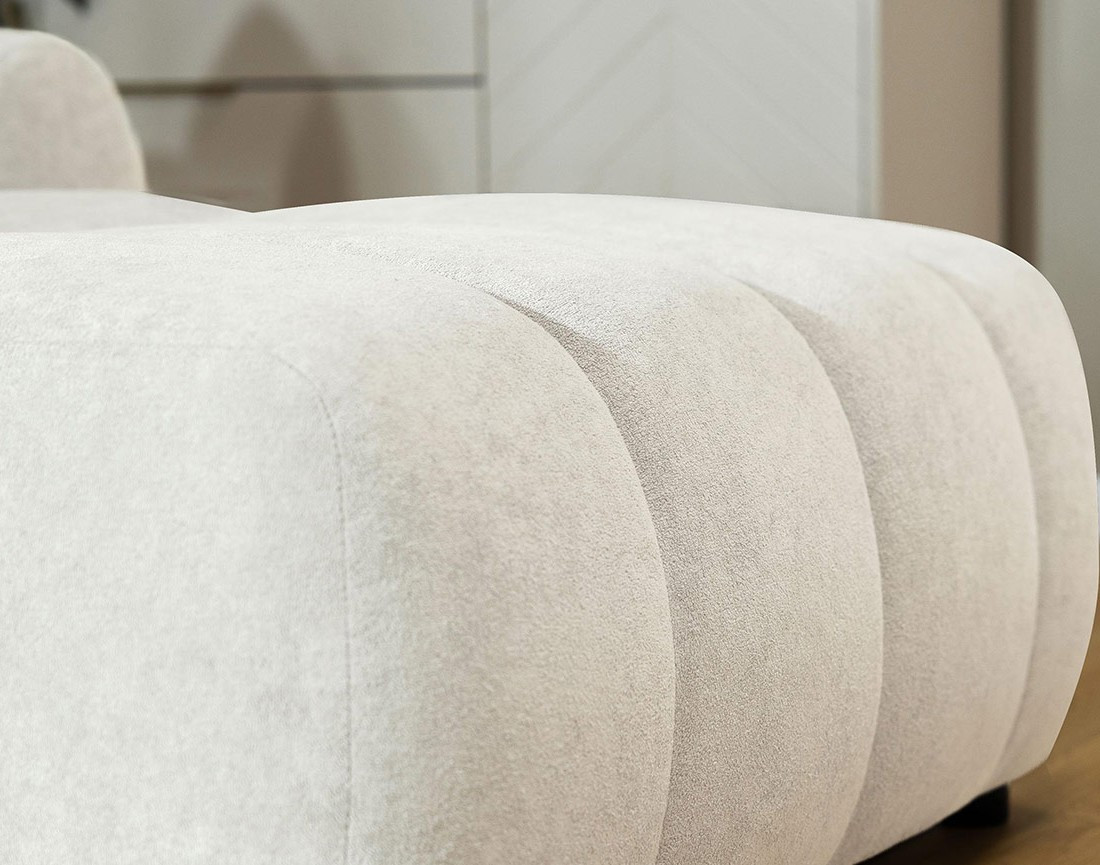 Canapé d'angle droit 4 places convertible avec coffre en tissu texturé Luzzio Canapé d'angle droit 4 places convertible avec coffre en tissu texturé Luzzio