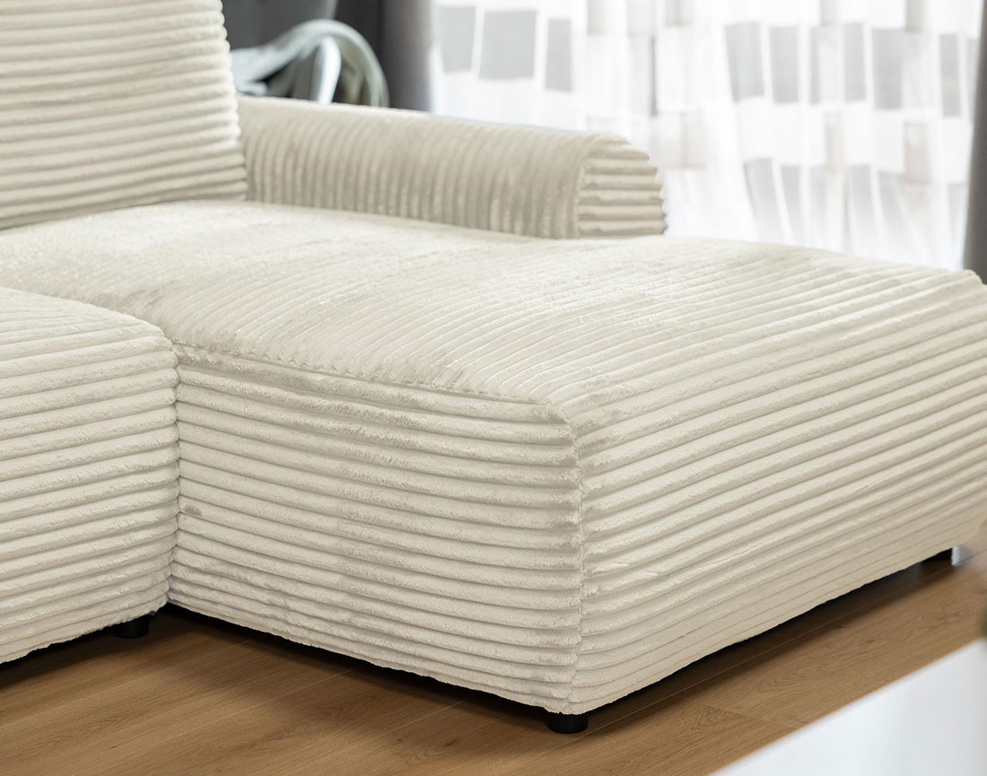 Canapé d'angle droit 4 places convertible avec coffre en velours côtelé grosses côtes Silvano Canapé d'angle droit 4 places convertible avec coffre en velours côtelé grosses côtes Silvano