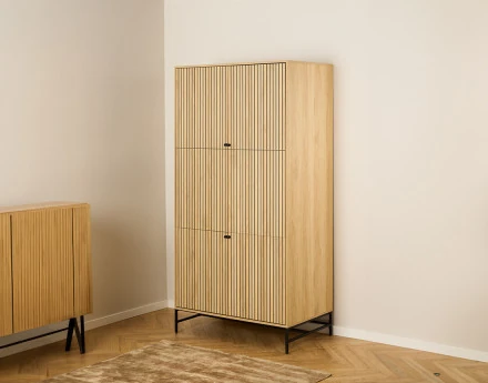 Armoire dressing avec 7 étagères et penderie bois et pieds métal Marc