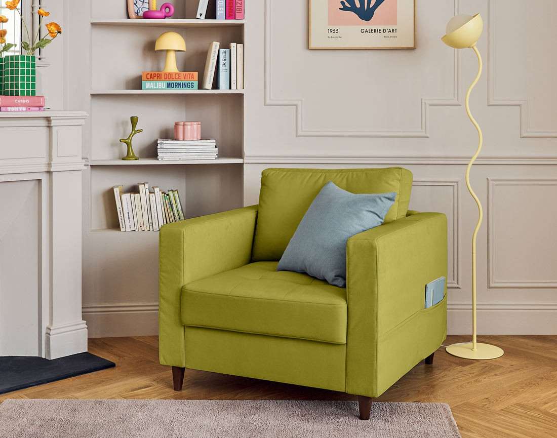 Fauteuil avec poche en velours pieds en bois Anna