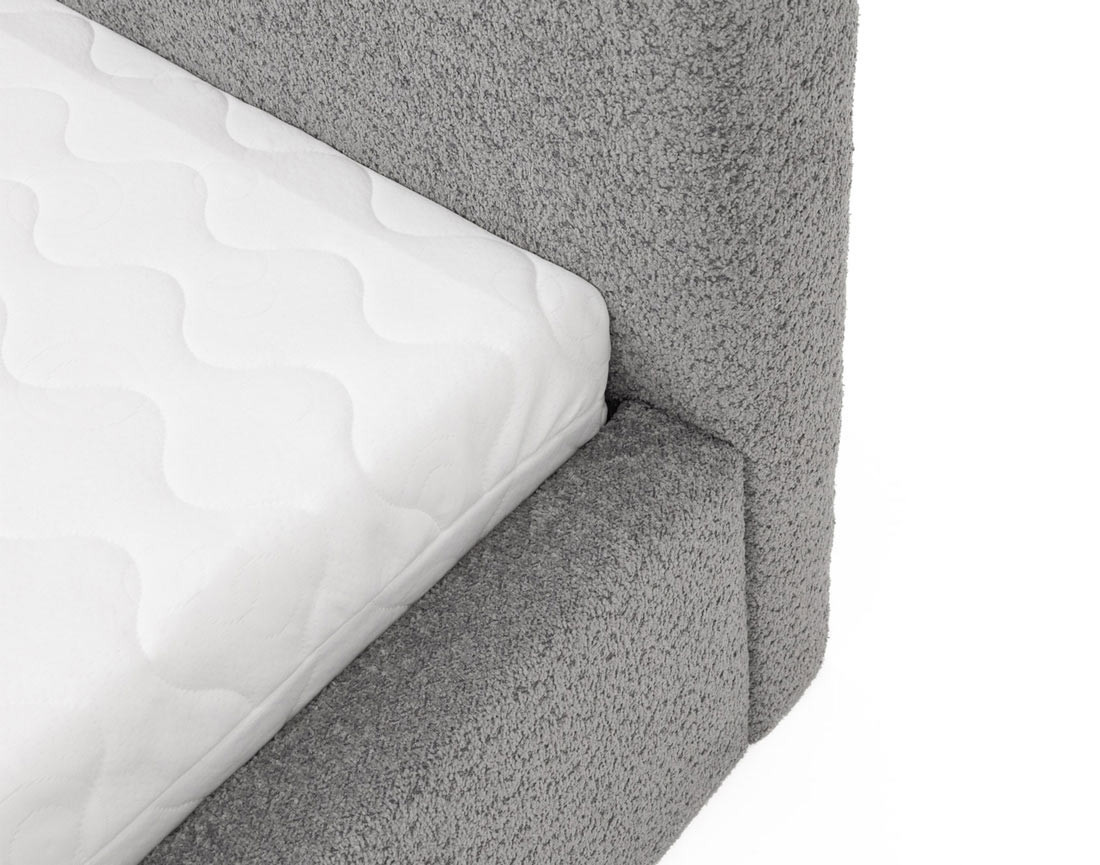 Lit coffre 140x200 cm en tissu bouclette Orane