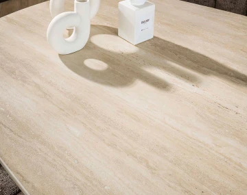 Table à manger plateau en céramique 3D effet travertin pieds en acier 6 à 8 personnes Ruben