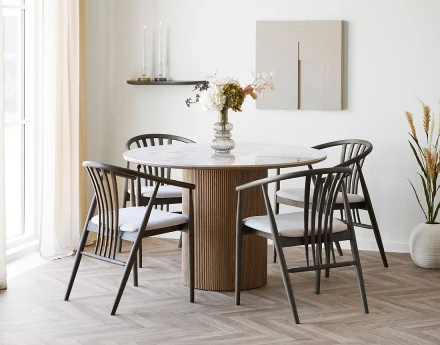 Table à manger plateau effet marbre et pieds effets bois 4 personnes Lysa