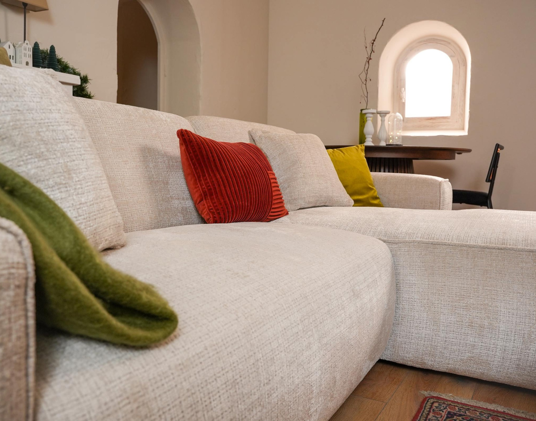 Canapé d'angle droit 4 places en velours texturé Lison