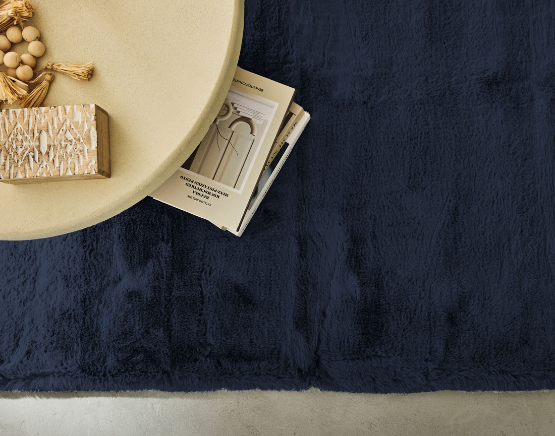 Tapis rectangulaire fausse fourrure bleu Joy