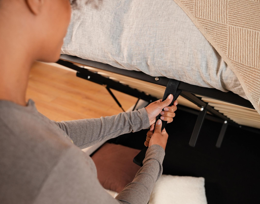 Lit coffre 160x200 cm en tissu bouclette Hugo