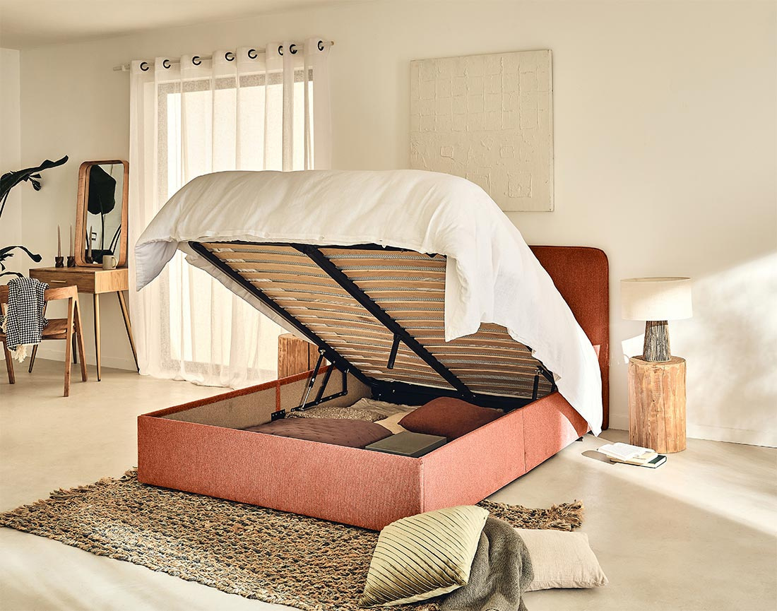 Lit coffre 140x190 cm avec sommier inclus en tissu Goyave