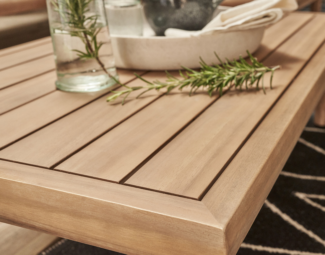 Salon bas de jardin avec coussins vert 4 places + table en bois d'acacia FSC® 100% Papeete