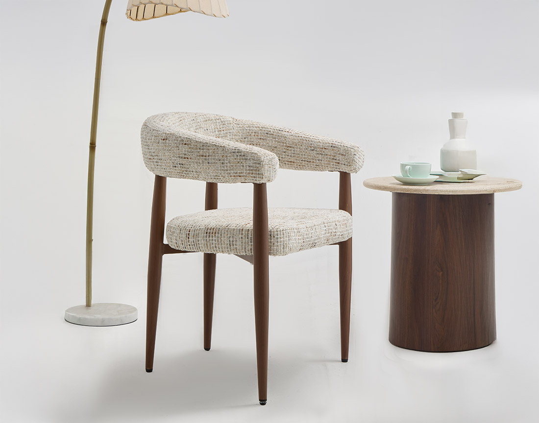 Lot de 2 fauteuils en tissu moucheté pieds en métal effet bois Nour