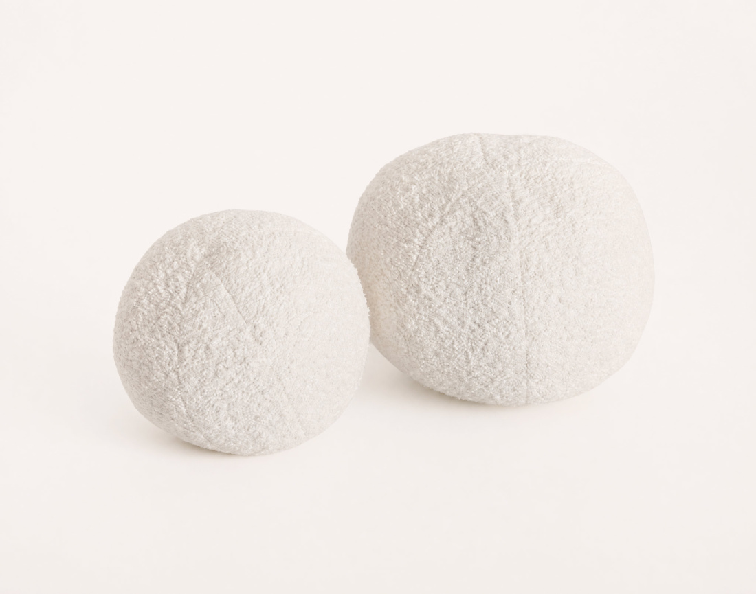 Lot de 2 coussins boules JOAO en tissu bouclette | Best Mobilier