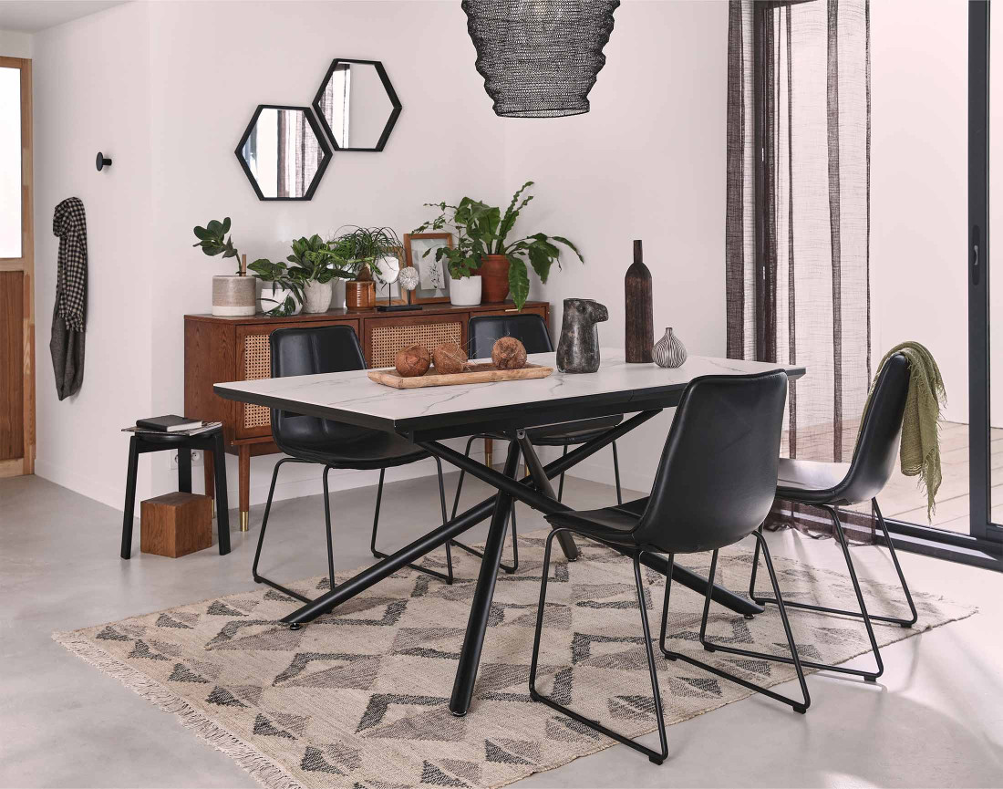Lot de quatre chaises en simili Cuzco