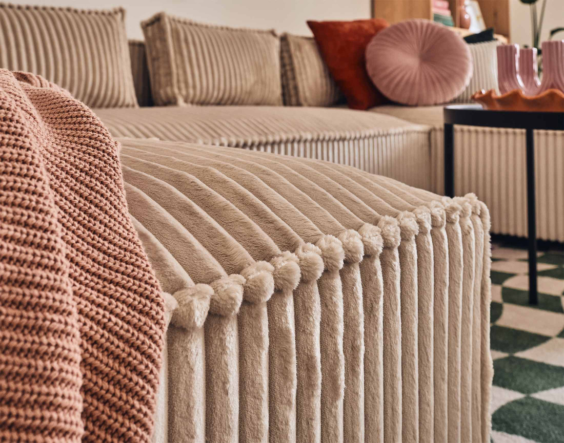 Canapé panoramique en U 7 places en velours côtelé grosses côtes Stella Canapé panoramique en U 7 places en velours côtelé grosses côtes Stella