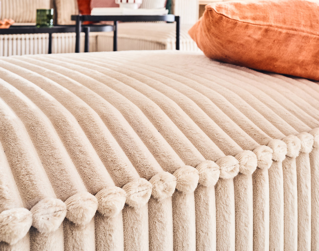 Pouf en velours côtelé grosses côtes Stella Pouf en velours côtelé grosses côtes Stella