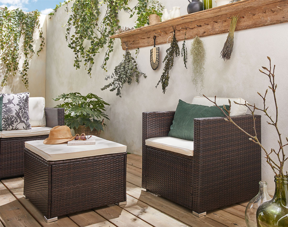 Salon bas de jardin 5 places en résine tressée et coussins beiges Wanaka