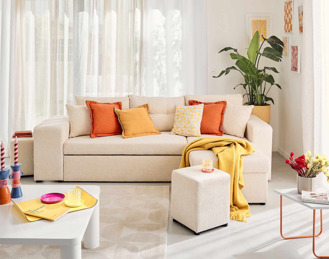 Canapé d'angle réversible 4 places convertible avec coffre, étagère et poufs en velours texturé California Canapé d'angle réversible 4 places convertible avec coffre, étagère et poufs en velours texturé California