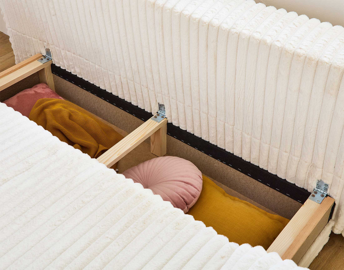 Canapé 3 places convertible avec coffre et pouf en fausse fourrure côtelée Cristal