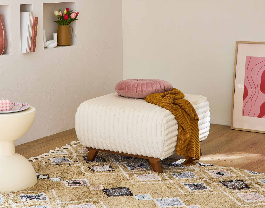 Canapé 3 places convertible avec coffre et pouf en fausse fourrure côtelée Cristal