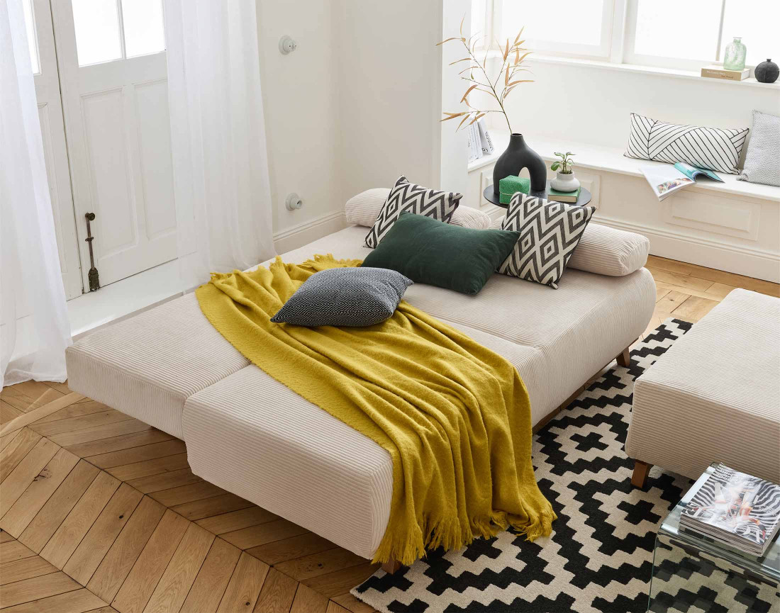 Canapé 3 places convertible avec coffre et grand pouf en velours côtelé Cristal