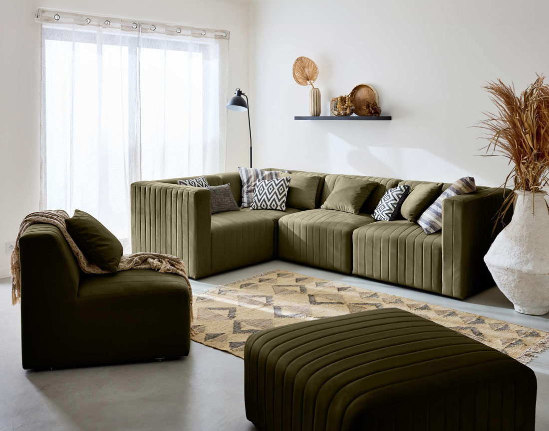 Canapé modulable d'angle réversible 6 places avec pouf d'appoint en velours Nova