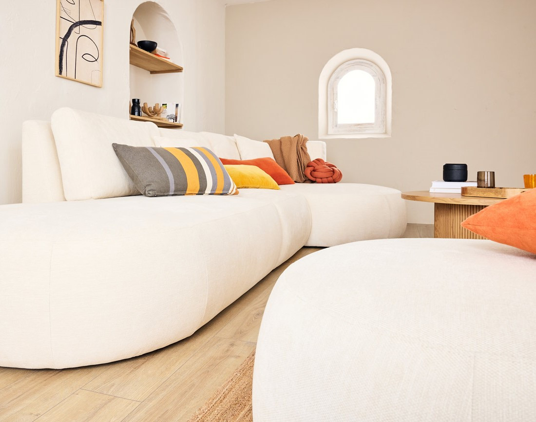 Canapé modulable d'angle droit avec pouf 5 places en tissu texturé Santorini Canapé modulable d'angle droit avec pouf 5 places en tissu texturé Santorini