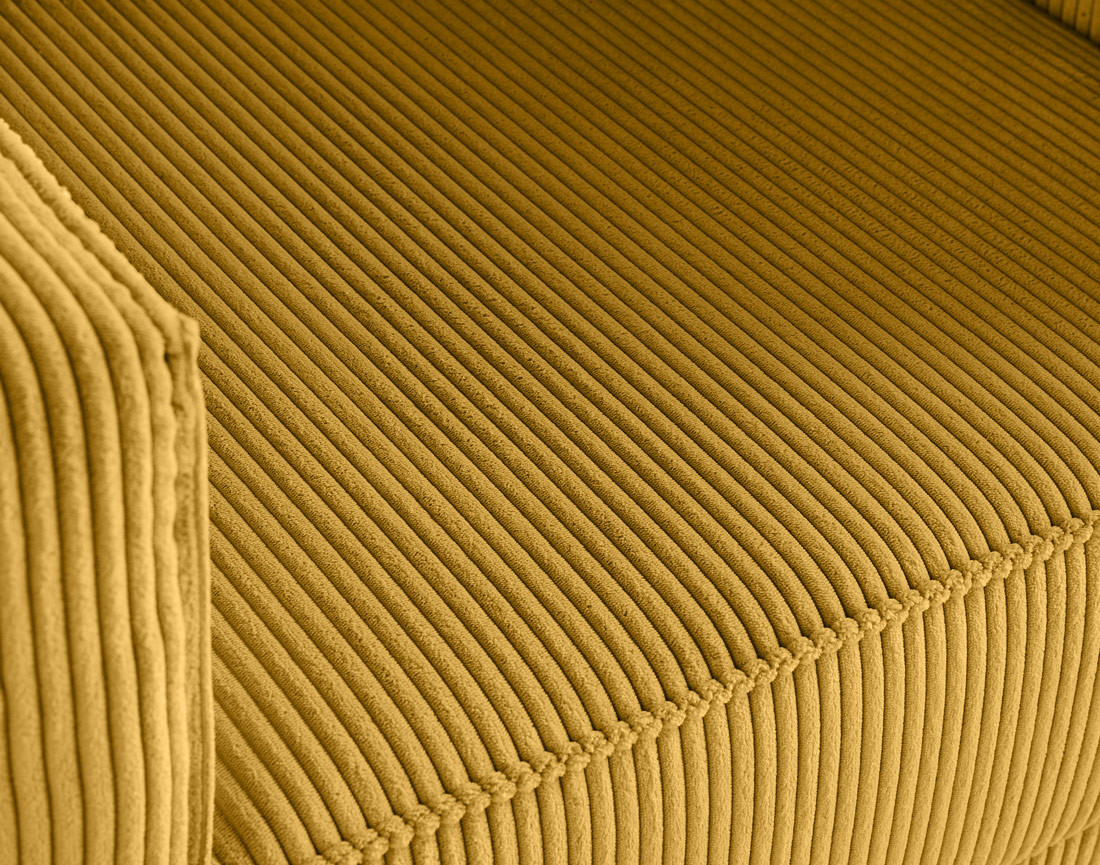 Fauteuil en velours côtelé avec pieds hauts Charlie