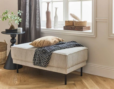 Pouf en velours côtelé avec pieds hauts Charlie