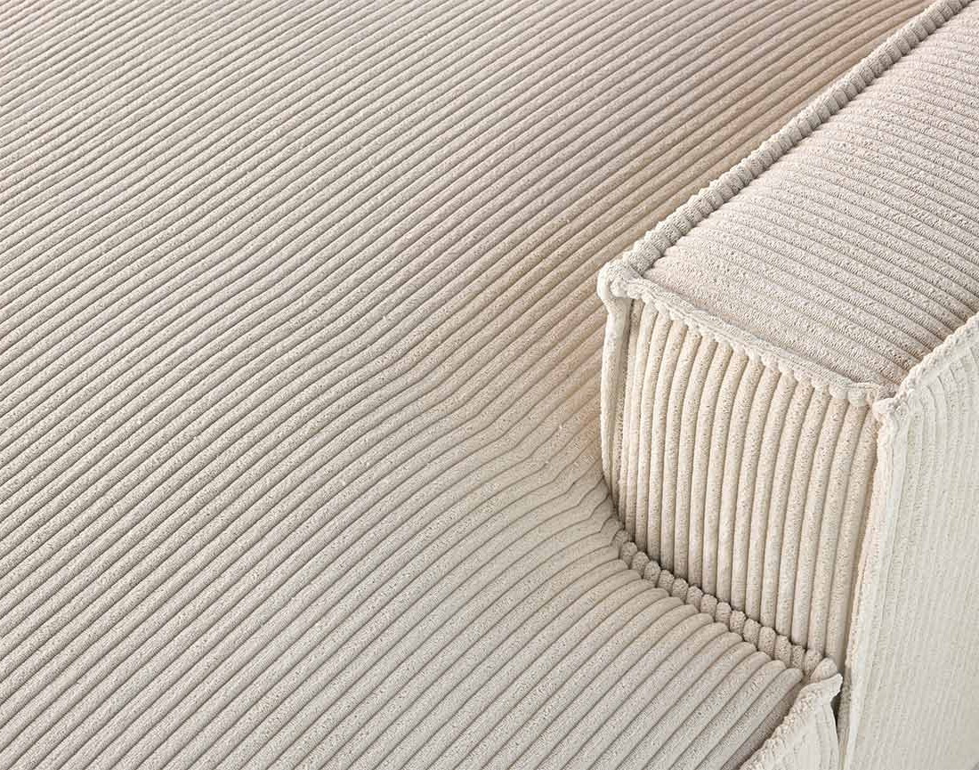 Canapé d'angle droit aux formes arrondies 4 places en velours côtelé Spiaggia Canapé d'angle droit aux formes arrondies 4 places en velours côtelé Spiaggia