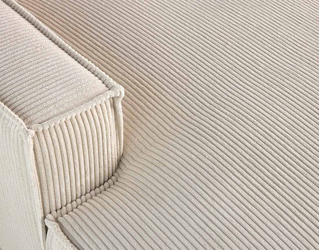 Canapé d'angle gauche aux formes arrondies 4 places en velours côtelé Spiaggia