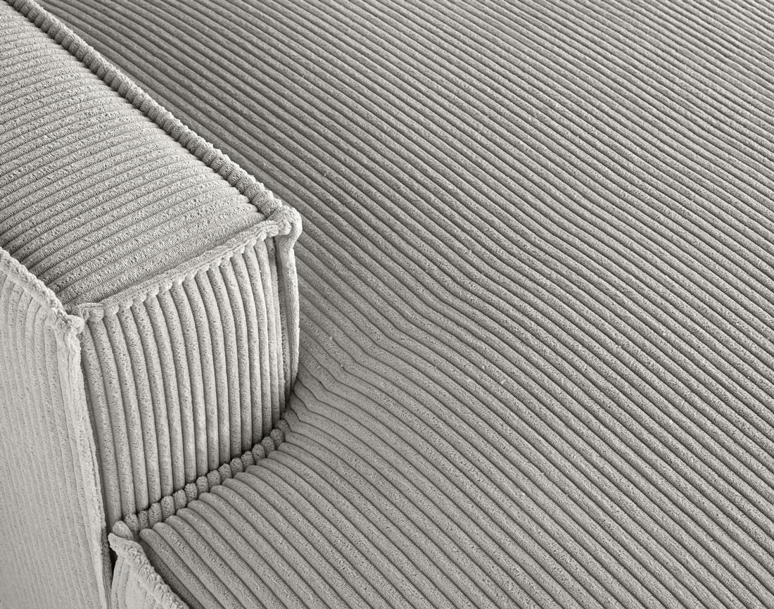 Canapé d'angle gauche aux formes arrondies 4 places en velours côtelé Spiaggia Canapé d'angle gauche aux formes arrondies 4 places en velours côtelé Spiaggia