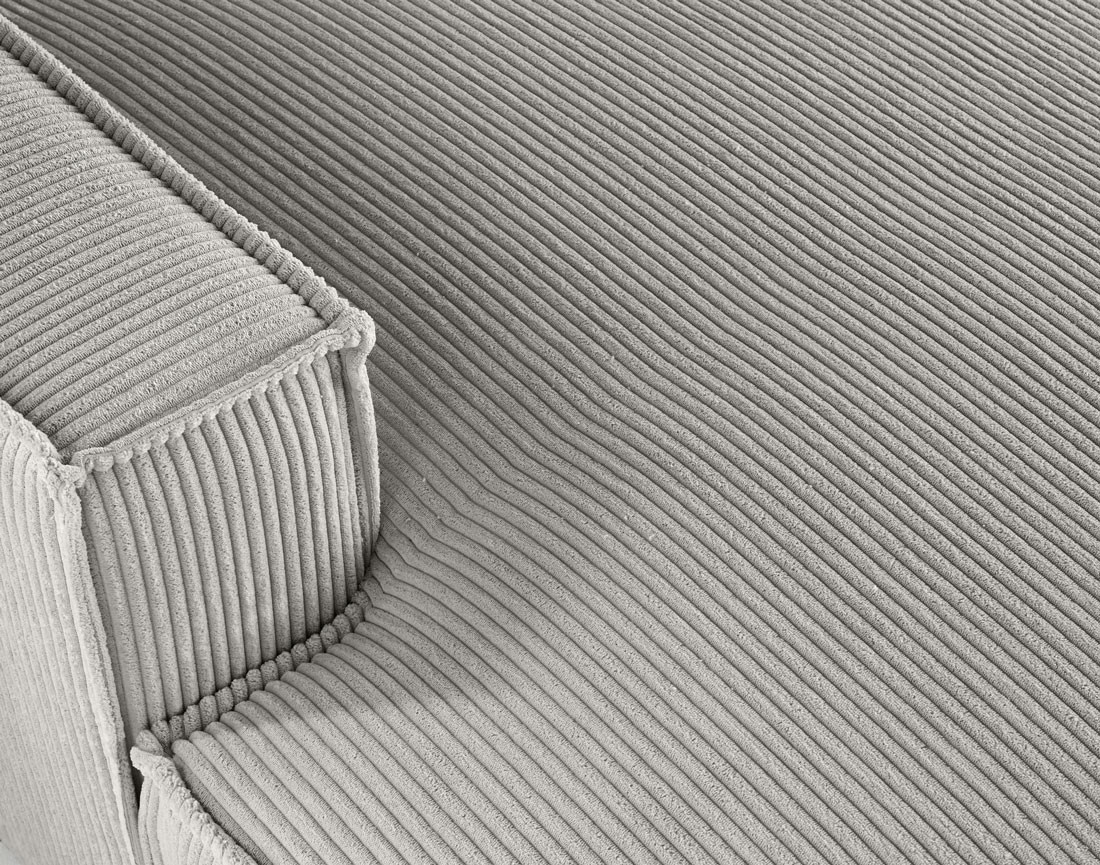 Canapé d'angle gauche aux formes arrondies 5 places en velours côtelé Spiaggia Canapé d'angle gauche aux formes arrondies 5 places en velours côtelé Spiaggia