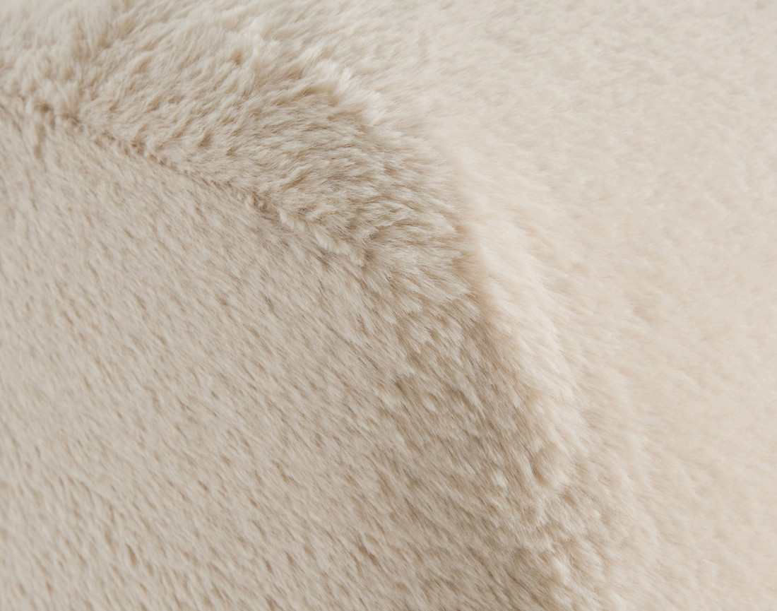 Lit coffre 160x200 cm sommier inclus en fausse fourrure Sunset Lit coffre 160x200 cm sommier inclus en fausse fourrure Sunset