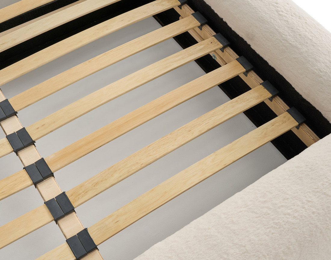 Lit coffre 160x200 cm sommier inclus en fausse fourrure Sunset Lit coffre 160x200 cm sommier inclus en fausse fourrure Sunset