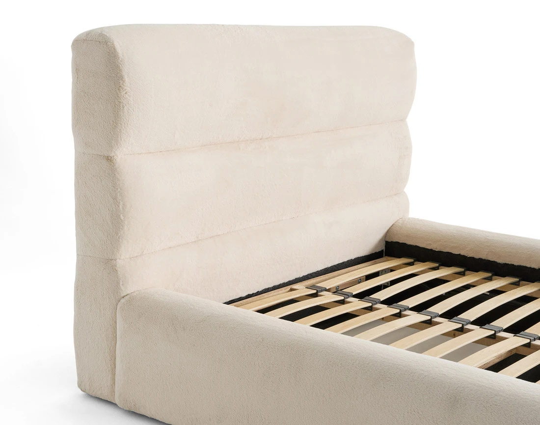 Lit coffre 160x200 cm sommier inclus en fausse fourrure Sunset