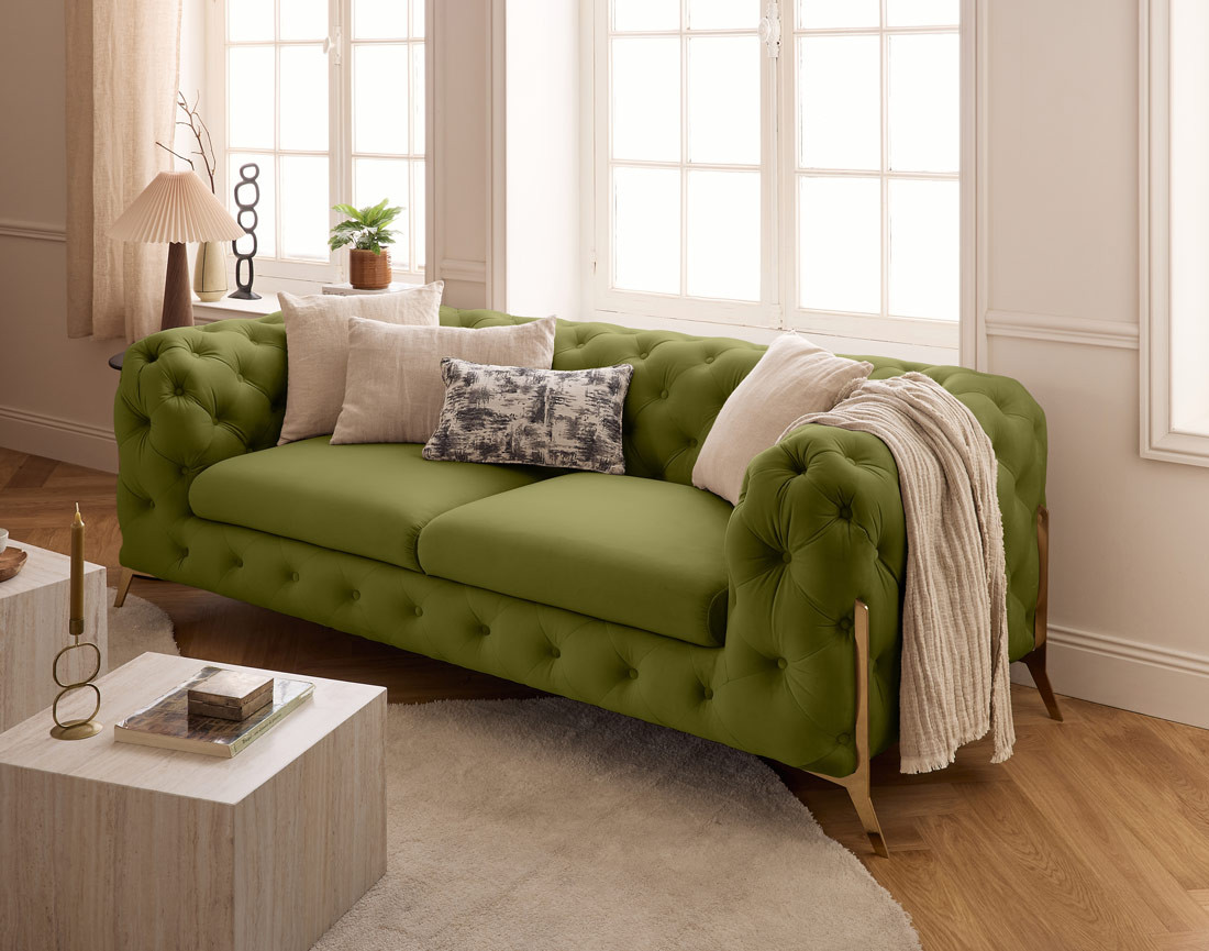 Canapé 3 places chesterfield en velours pieds en métal doré Camden