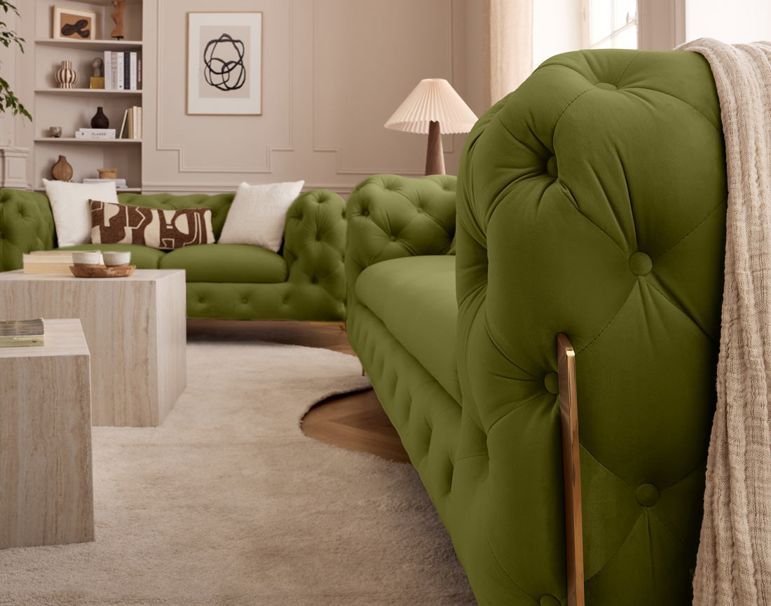 Canapé 3 places chesterfield en velours pieds en métal doré Camden