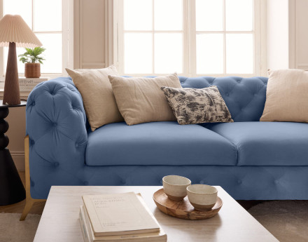 Canapé 3 places chesterfield en velours pieds en métal doré Camden