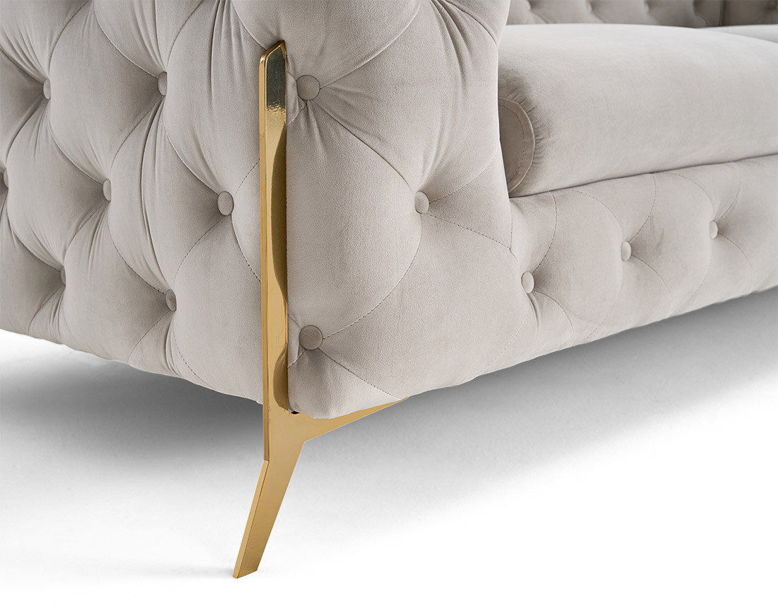 Canapé 2 places chesterfield en velours pieds en métal doré Camden Canapé 2 places chesterfield en velours pieds en métal doré Camden