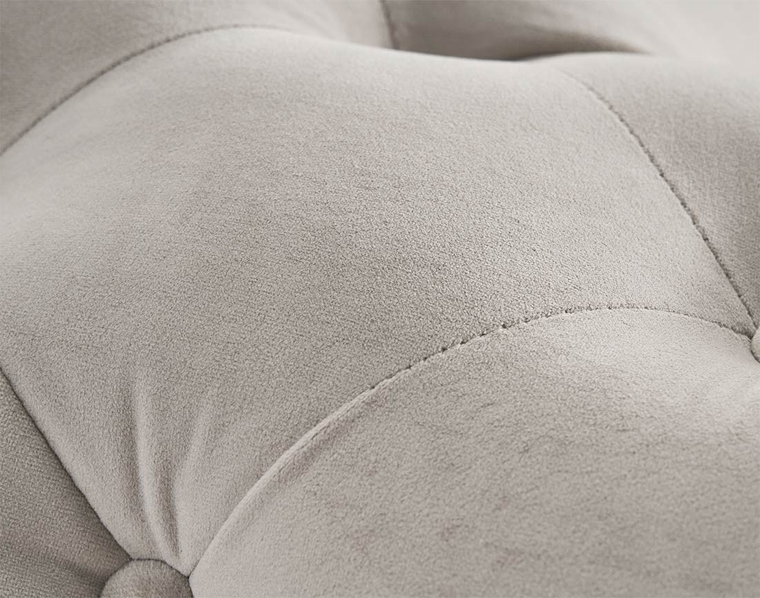 Canapé 2 places chesterfield en velours pieds en métal doré Camden Canapé 2 places chesterfield en velours pieds en métal doré Camden