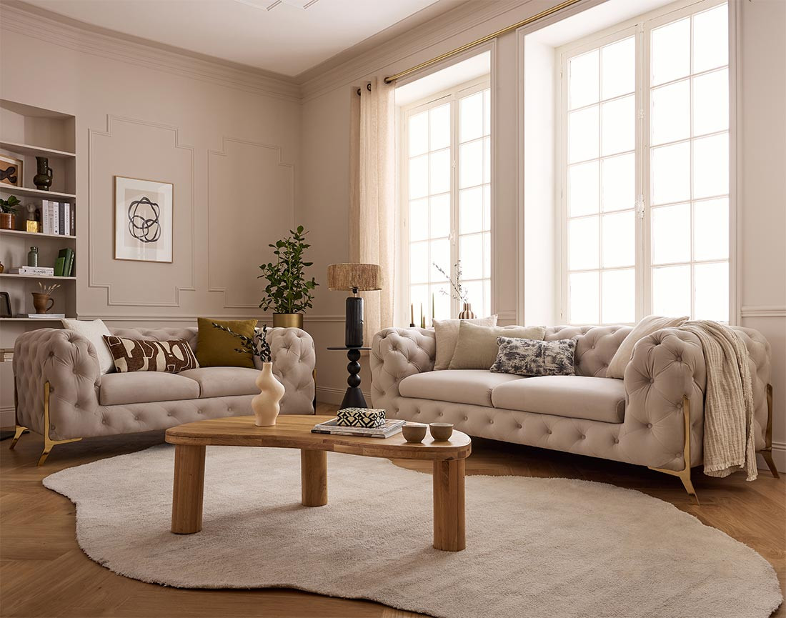 Canapé 2 places chesterfield en velours pieds en métal doré Camden Canapé 2 places chesterfield en velours pieds en métal doré Camden