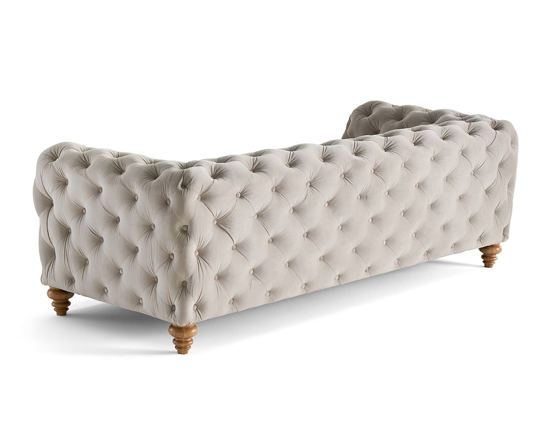 Canapé 3 places chesterfield en velours pieds bois Walter Canapé 3 places chesterfield en velours pieds bois Walter