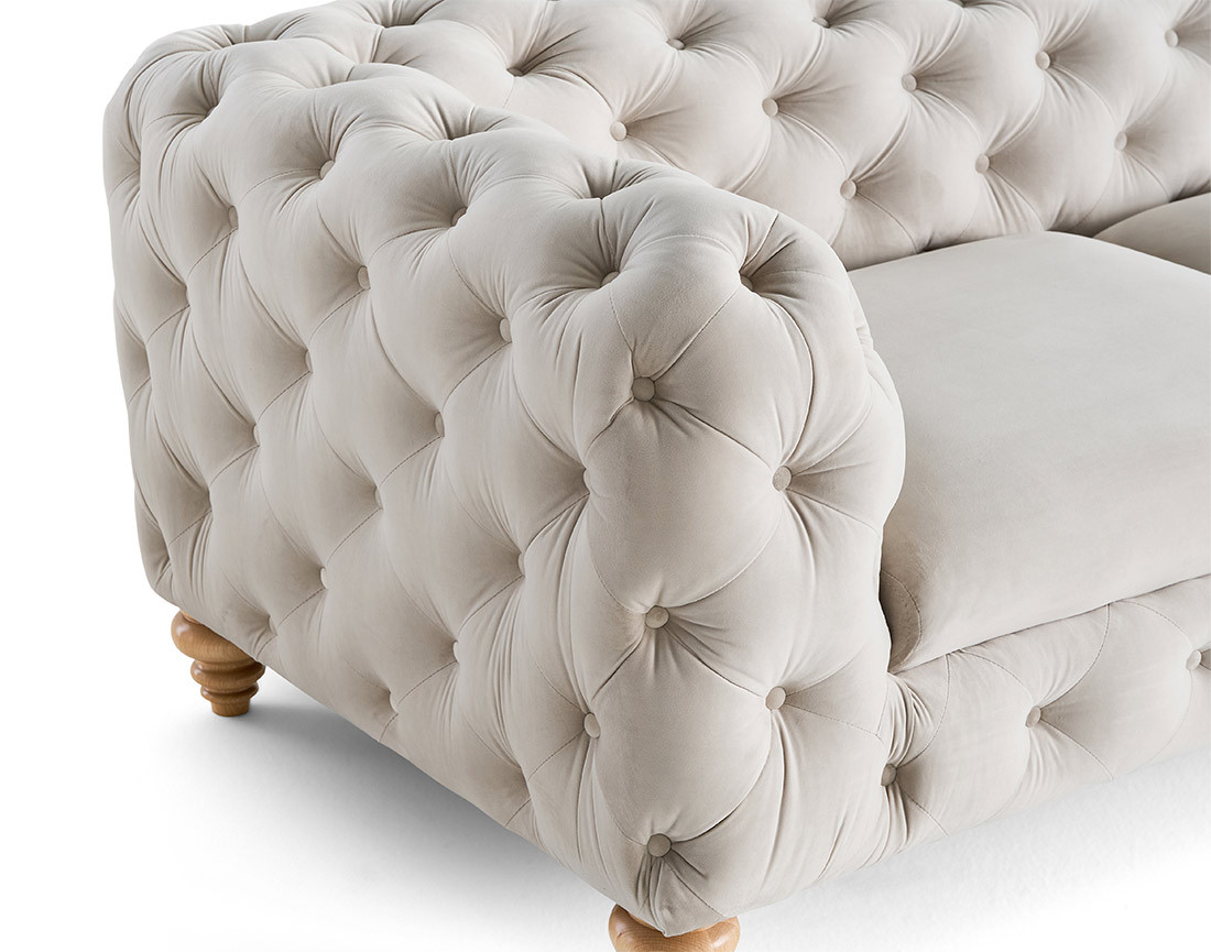 Canapé 3 places chesterfield en velours pieds bois Walter Canapé 3 places chesterfield en velours pieds bois Walter