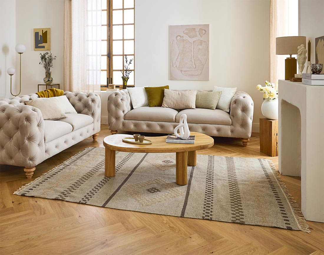 Canapé 3 places chesterfield en velours pieds bois Walter Canapé 3 places chesterfield en velours pieds bois Walter