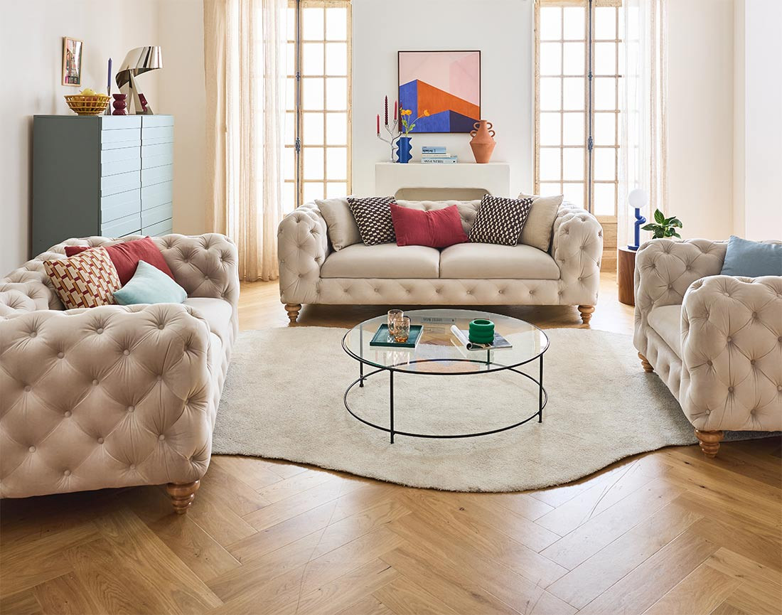 Canapé 3 places chesterfield en velours pieds bois Walter Canapé 3 places chesterfield en velours pieds bois Walter