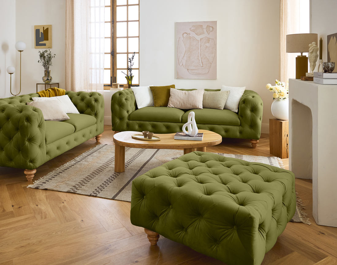 Canapé 2 places chesterfield en velours pieds bois Walter