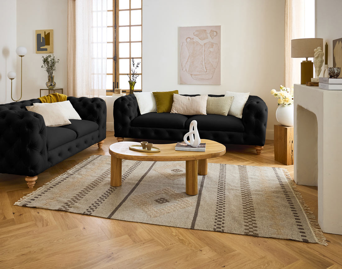 Canapé 2 places chesterfield en velours pieds bois Walter Canapé 2 places chesterfield en velours pieds bois Walter