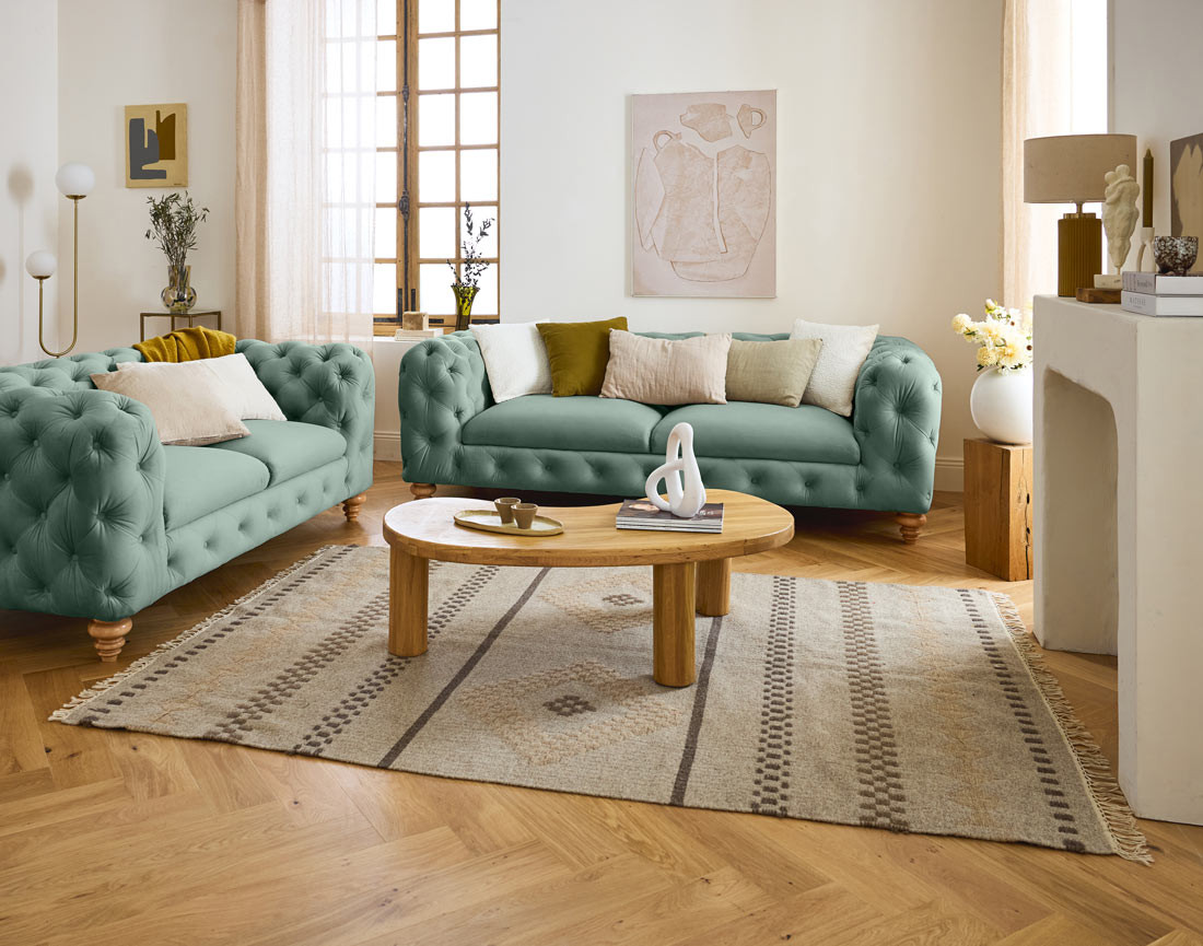 Canapé 2 places chesterfield en velours pieds bois Walter