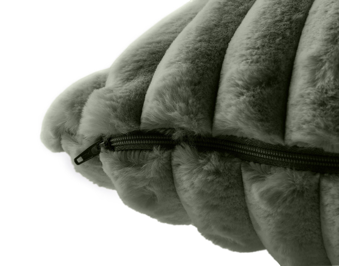 Coussin en fausse fourrure côtelé 50x50 cm Sierra