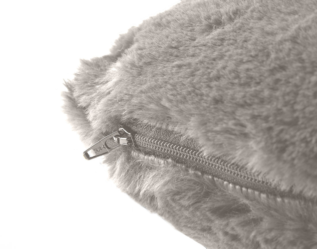 Coussin en fausse fourrure 35x35 cm Crocus