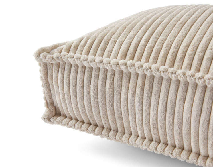 Coussin en velours côtelé...