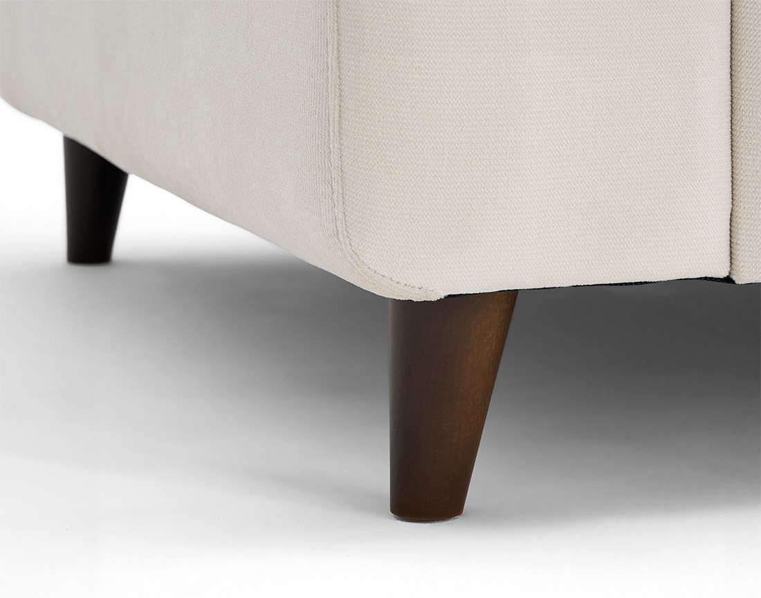 Fauteuil en velours pieds en bois Brooke